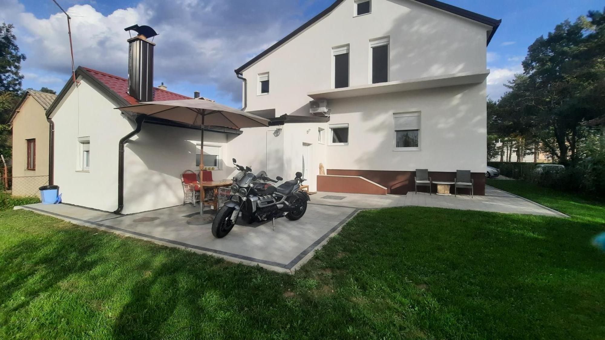 7 Kucica Apartment Ливно Екстериор снимка